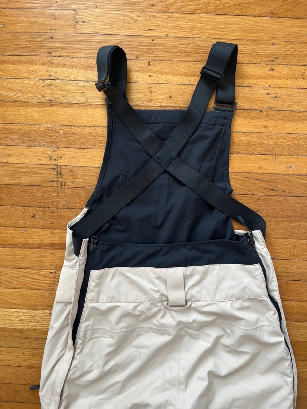 Mountain Hardwear White and Black Ski Bib Hardwear - Picture 3 of 11